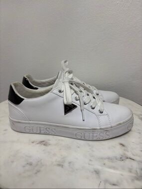 Guess White Sneakers with Black Heel Tab and Metal Logo